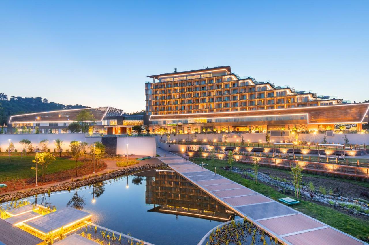 Lankaran Springs Wellness Resort Extérieur photo The hotel at night